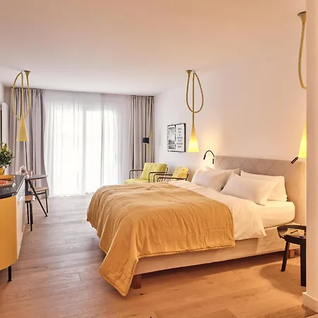 Hotel New Wave 3*