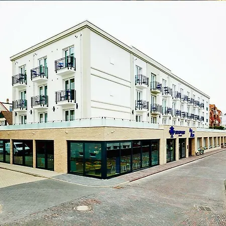 New Wave Hotel